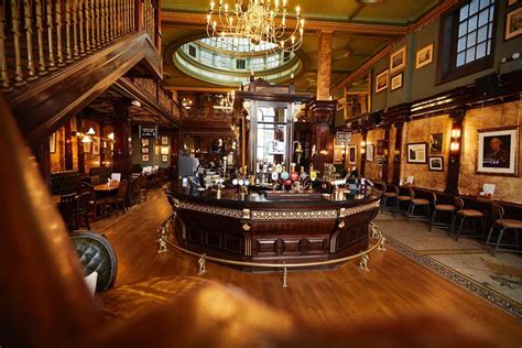 Step Inside 12 Of The Prettiest Pubs in London – Architectour Guide