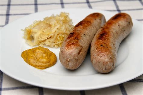 Bratwurst 4/4oz.