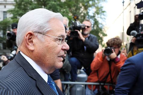 Live updates: Sen. Bob Menendez appears in court on bribery charges