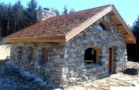 Fachadas de cabañas de campo (With images) | Stone cabin, Stone cottages, Stone houses