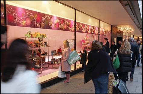 Retail sector faces challenges as consumer demand wanes during golden quarter | Retail Jeweller