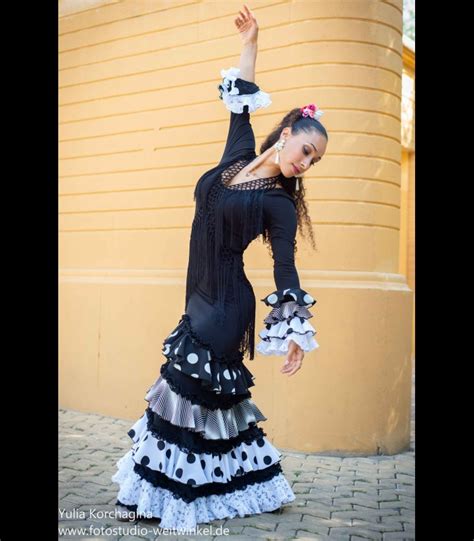 Professional flamenco Dress LolaFlores - Flamencodesign Sevilla