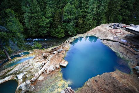 Umpqua Hot Springs: Your Guide to Soaking & Camping in Oregon