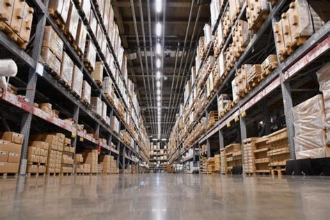 Calculate & Improve Warehouse Space Utilization (9 Tips)