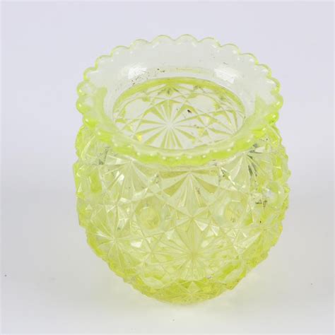 Fenton Hobnail and other Canary Vintage Glass | EBTH