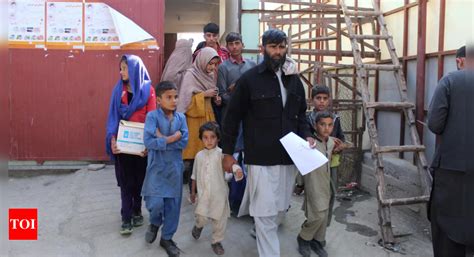 Mass return of Afghan refugees from Pakistan worsens humanitarian ...