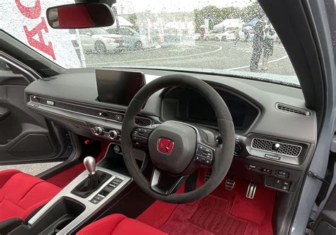 File:Honda CIVIC TYPE R (6BA-FL5) interior.jpg - Wikimedia Commons