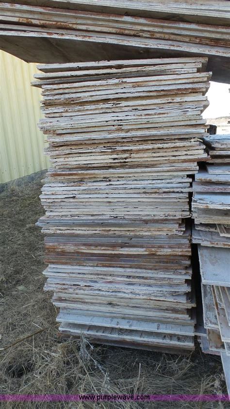 Assorted HDO plywood in Junction City, KS | Item J7285 sold | Purple Wave