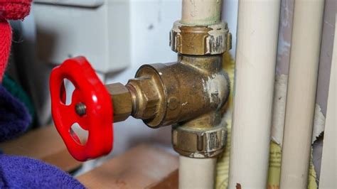 How To Find The Water Shut-Off Valve For A House – Forbes Home