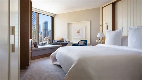 5-Star Hotel Deluxe Room with City View | Four Seasons Hotel Sydney