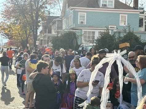 Spooky huge crowd turns out for Hackettstown’s Halloween Downtown event ...