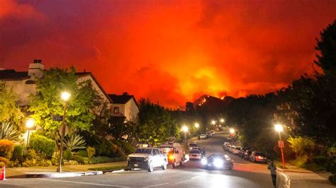 1K LA residents still under evacuation orders amid wildfire