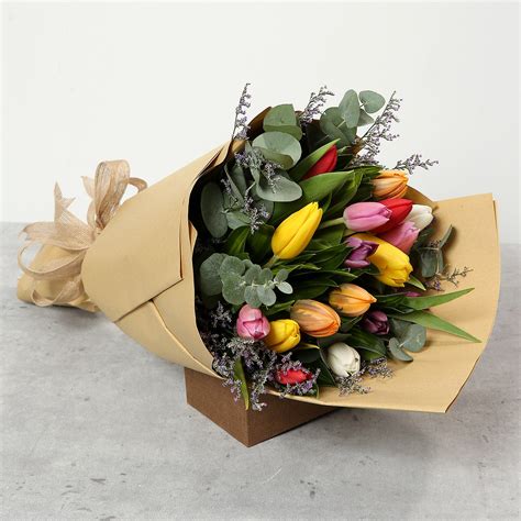 Online Beautiful Tulips Bouquet Gift Delivery in UAE - Ferns N Petals