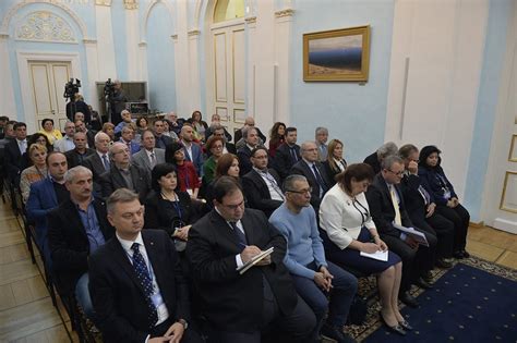 President Sarkisian Meets with Diasporan Journalists, Editors ...