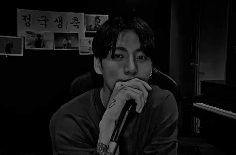 Jungkook dark aesthetic Kim Taehyung Funny, Jungkook Cute, Gboard Keyboard Theme Aesthetic, 16:9 ...