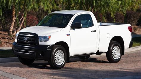 The Last Regular-Cab Short-Bed Pickup | The Daily Drive | Consumer Guide®