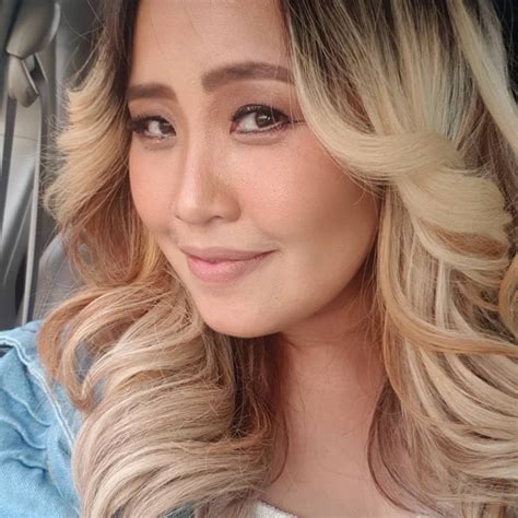 Bikin Pangling, 10 Potret Terbaru Pinkan Mambo dengan Rambut Blonde