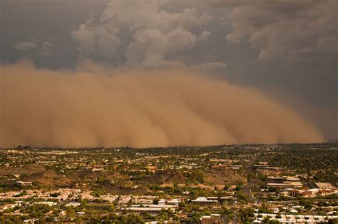 Cool FunPedia: Impressive Sand Storm