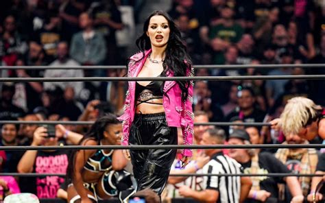 Wrestling veteran slams top stars' reactions on Saraya's AEW debut