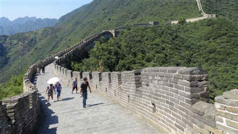 Chinese Government Allows Tourists to Graffiti the Great Wall of China | TIME