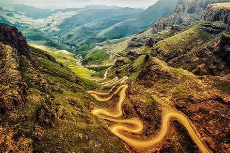 Sani Pass - Experience the Drakensberg