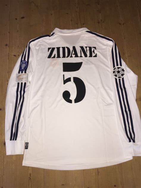 Zinedine Zidane - Real Madrid - Uefa Champions League Final 'Centenary' shirt 2002. - Catawiki