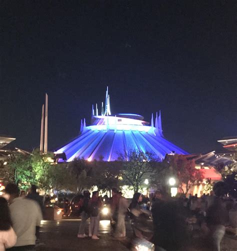 Space Mountain at night [OC] : r/Disneyland