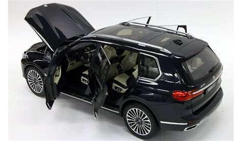 BMW X7 1:18 Kyosho 8951BK - Modelkars