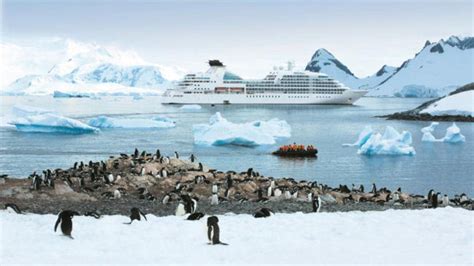 Seabourn Offers Kayak Excursions in Antarctica - 74699