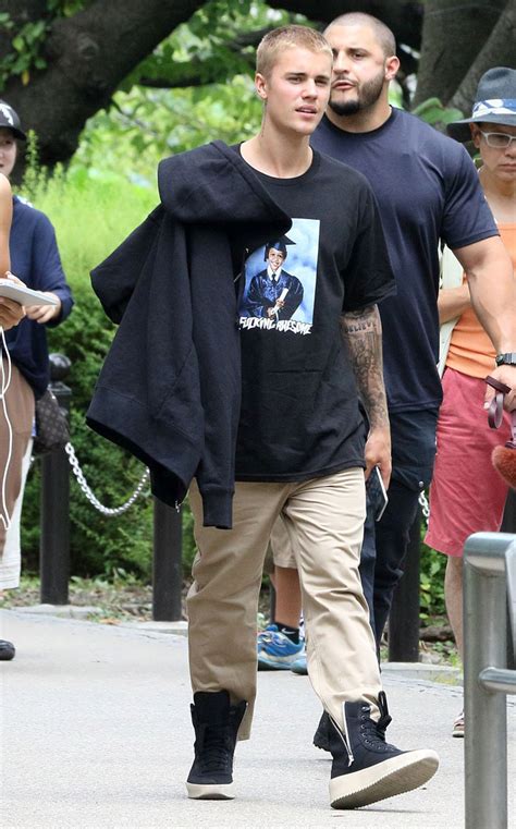 Justin Bieber Wears Fear Of God Sneakers In Tokyo [PHOTOS] – Footwear News