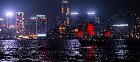 Hong Kong Symphony of Lights Traditional Boat Cruise