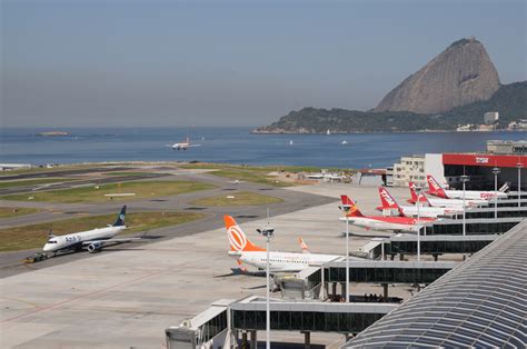 Aeroporto Santos Dumont, no Rio, registra queda de mais de 80% no número de voos - Super Rádio Tupi