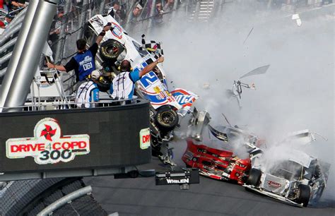 Crash at Daytona injures 33 fans - Times Union