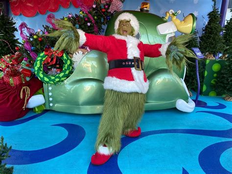 Video / Photos: Grinchmas 2022 Brings The Grinch, Whos, and Shows to ...