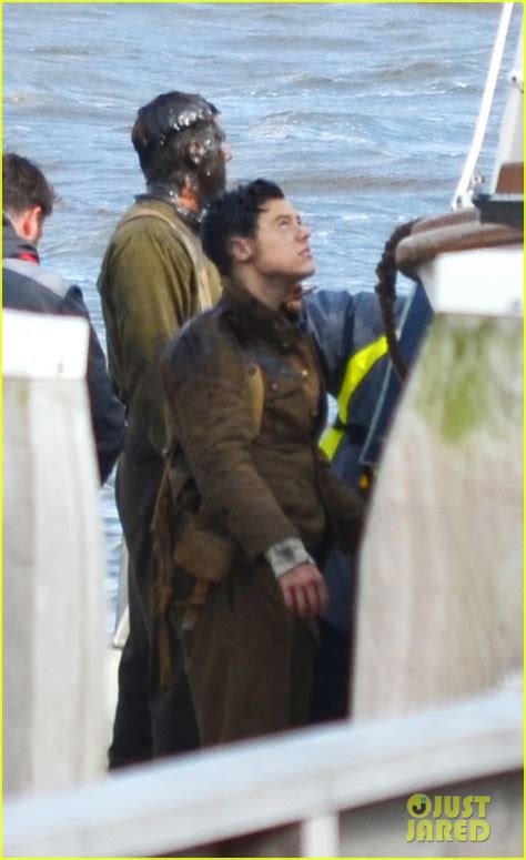 Harry Styles Shows Off His Short Hair on 'Dunkirk' Set: Photo 3703153 | Harry Styles, Movies ...