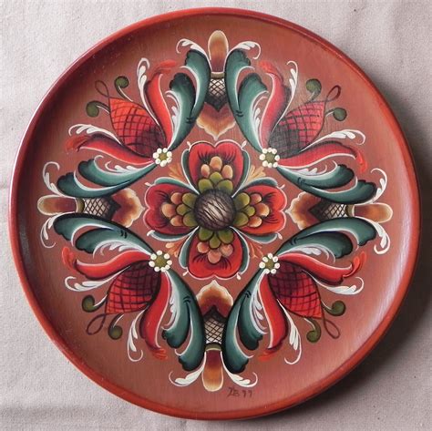 Red Rosemaling Platter | Folk art decor, Norwegian rosemaling ...