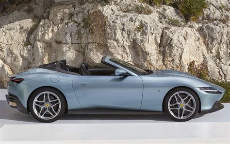 Ferrari Roma Spider 2023 revelada com 620 cv - vídeo e especificações ...