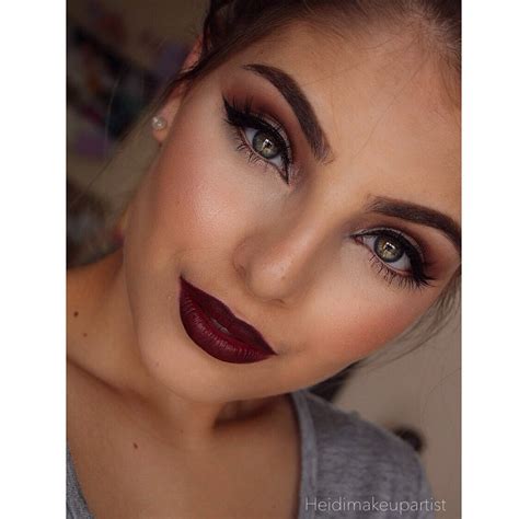 Bold Makeup: Red Lips and Cat Eyes - fashionsy.com