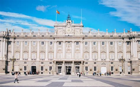 Royal Palace of Madrid History & Architecture – Everything to Know