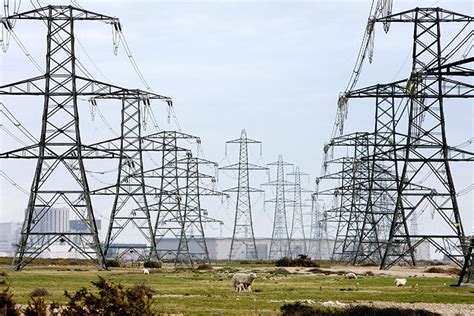 The winner of a new generation of electricity pylons is announced ...