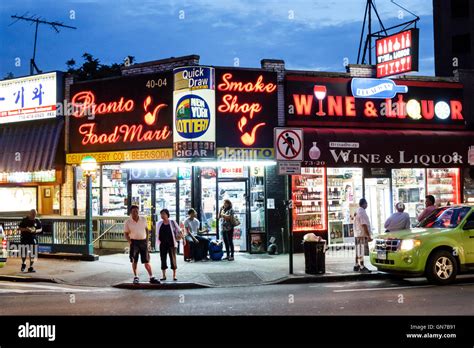 Jackson heights grocery hi-res stock photography and images - Alamy