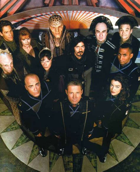 Série sci-fi "Babylon 5" vai ganhar reboot do criador original