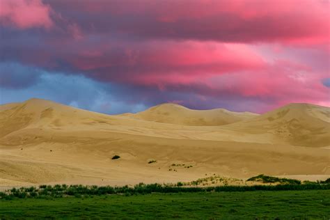 Gobi desert at sunset, Mongolia [OC][4858x3239] : r/EarthPorn