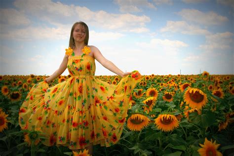 Free photo: Sunflower, Girl, Dress, Yellow - Free Image on Pixabay - 834986
