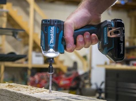 Makita 18V LXT Vs DeWalt 20V Max XR Impact Driver | PTR