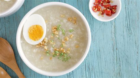 WATCH: How To Make Lugaw With Egg