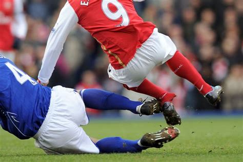 Ex-Arsenal ace Eduardo can't remember apology for leg break - Daily Star