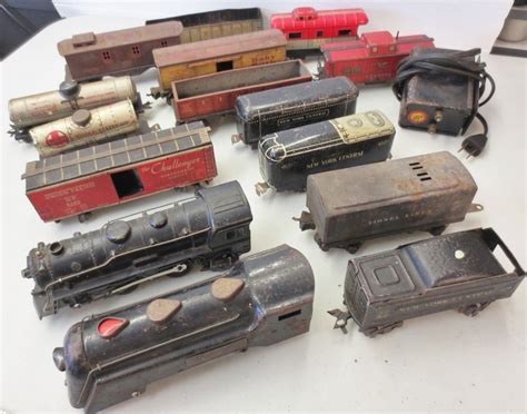 LOT Antique Vintage Toy Train Set MARX LIONEL Tin Metal Engine Cars ...