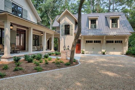 Inside this Low Country farmhouse in South Carolina with stunning details