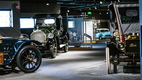 Car museum reopens in Naples